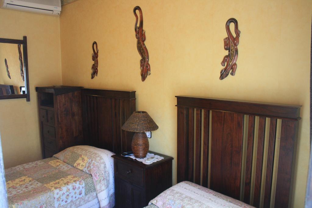 Hostal Restaurante La Diligencia Cunit Szoba fotó