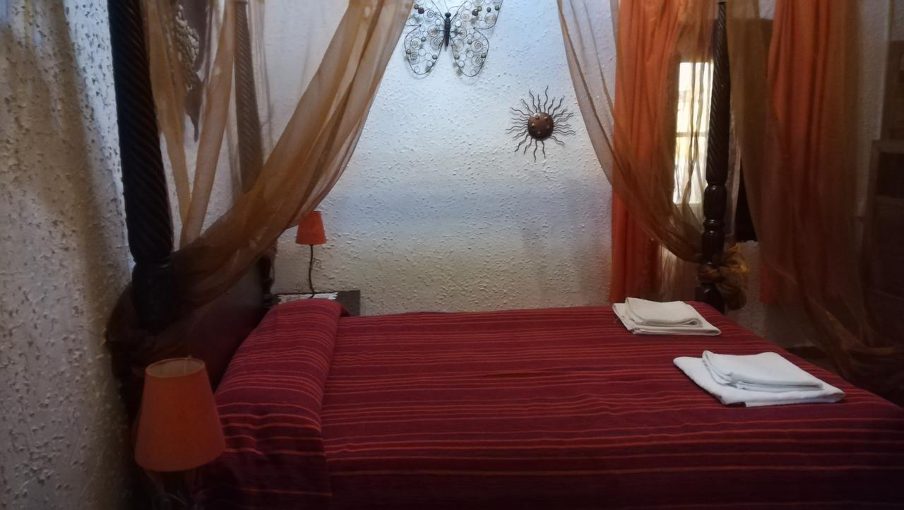 Hostal Restaurante La Diligencia Cunit Kültér fotó