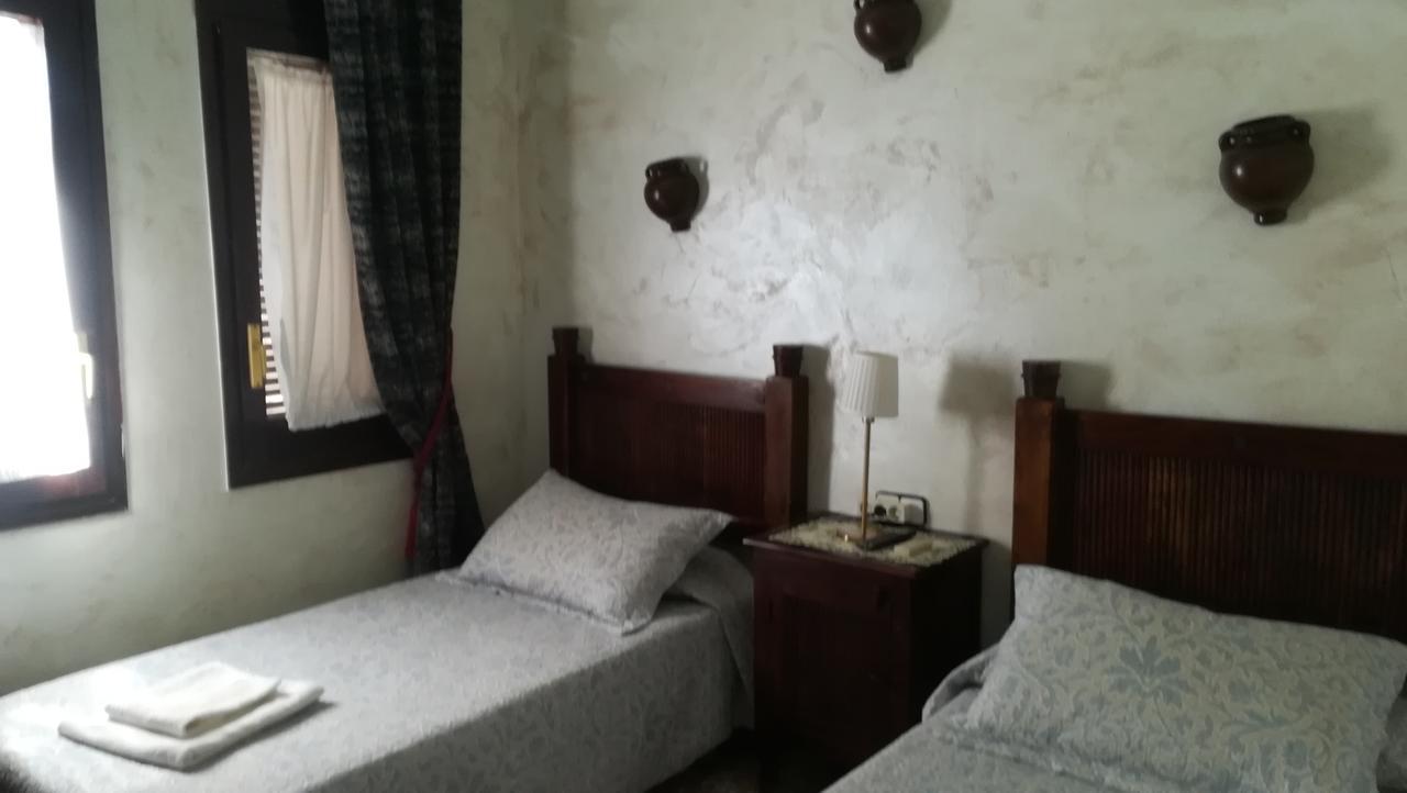 Hostal Restaurante La Diligencia Cunit Kültér fotó