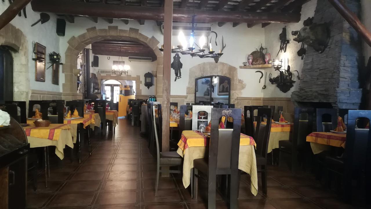 Hostal Restaurante La Diligencia Cunit Kültér fotó