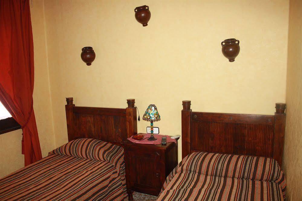 Hostal Restaurante La Diligencia Cunit Kültér fotó
